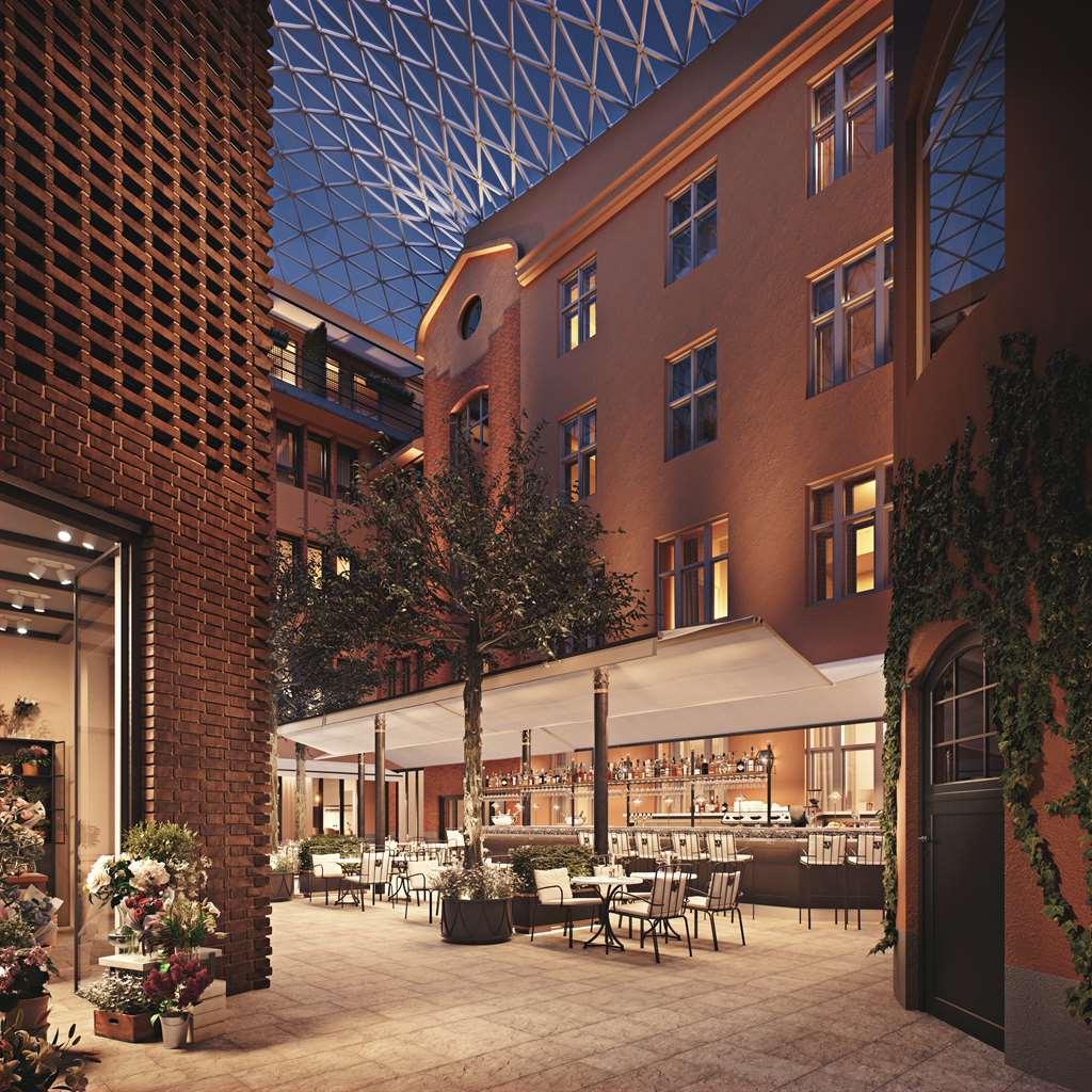Villa Dagmar Stokholm Restoran fotoğraf The courtyard at the Mandarin Oriental, Munich