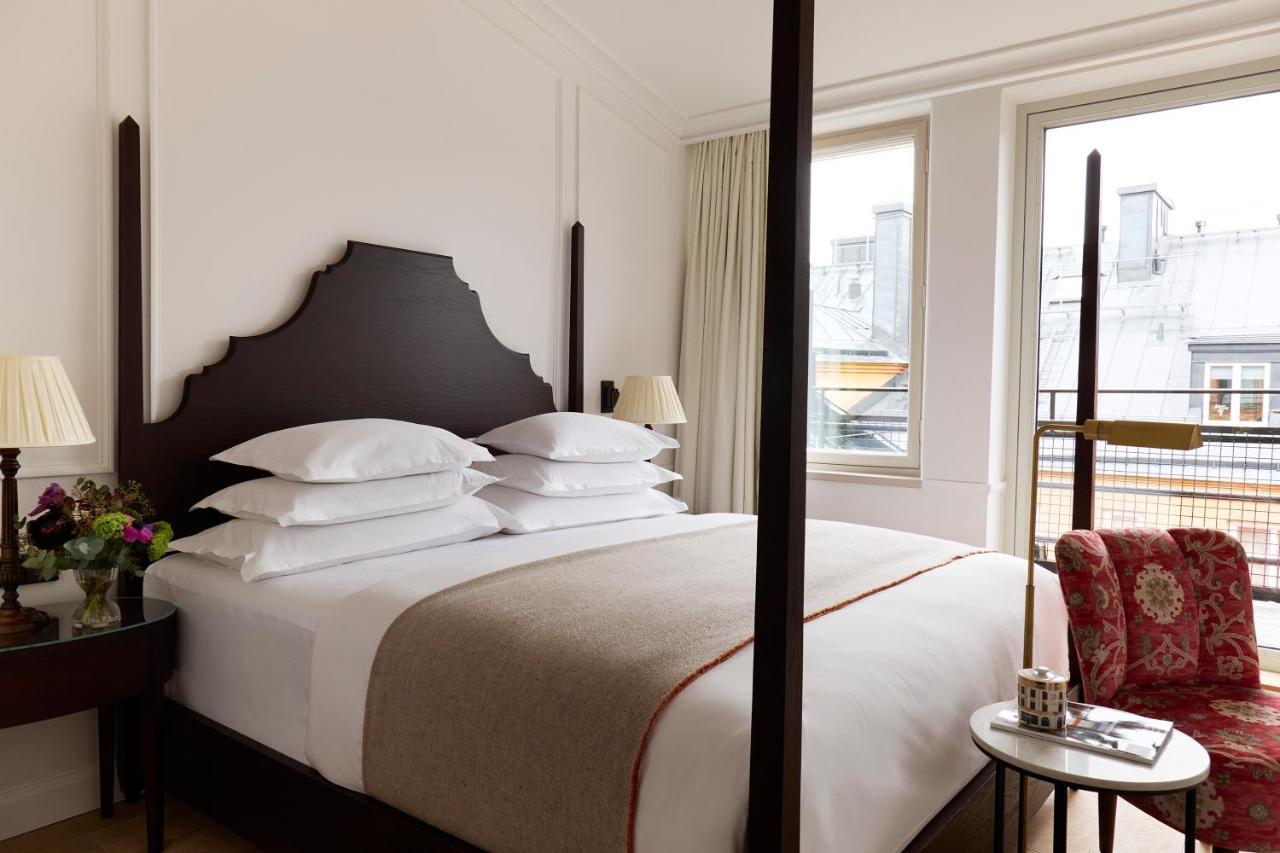 Villa Dagmar Stokholm Dış mekan fotoğraf A room at the Hotel de Crillon