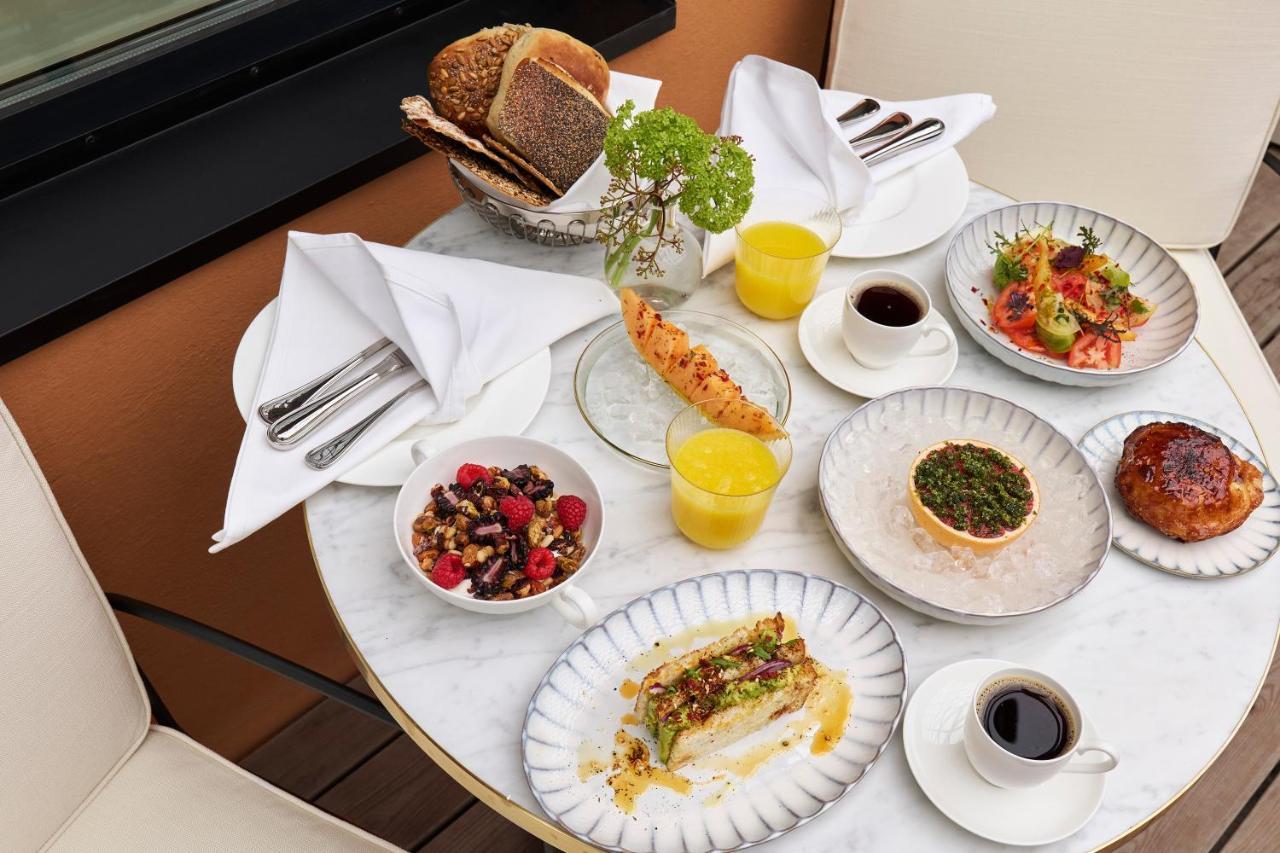 Villa Dagmar Stokholm Dış mekan fotoğraf A breakfast at the Mandarin Oriental, Munich