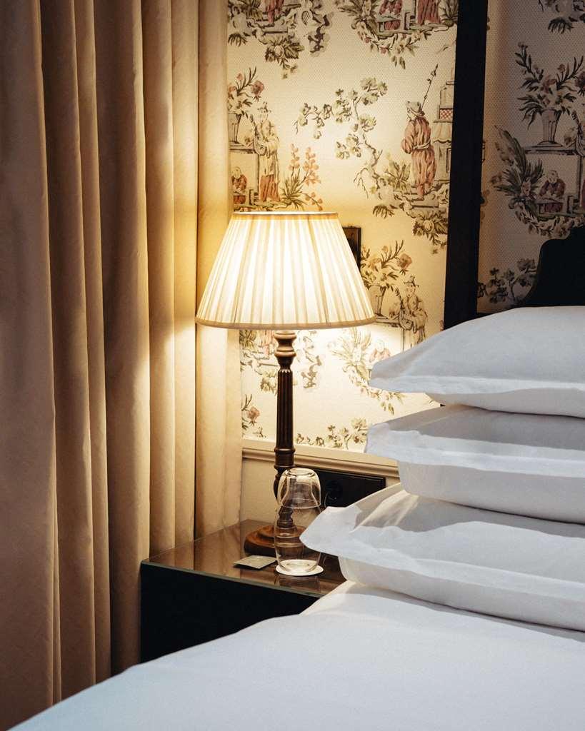 Villa Dagmar Stokholm Oda fotoğraf A pleated lampshade