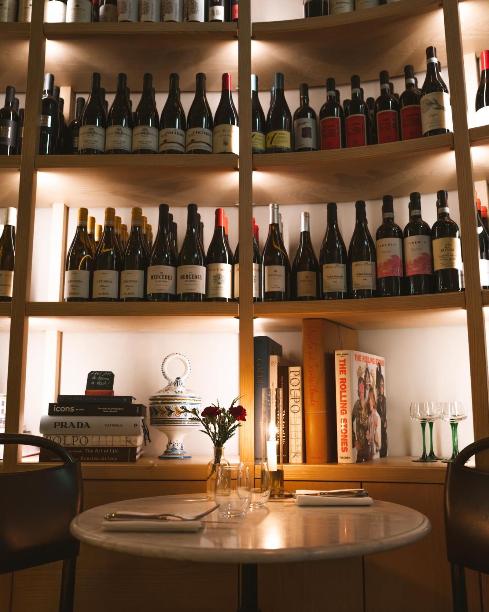 Villa Dagmar Stokholm Dış mekan fotoğraf A wine bar in Paris